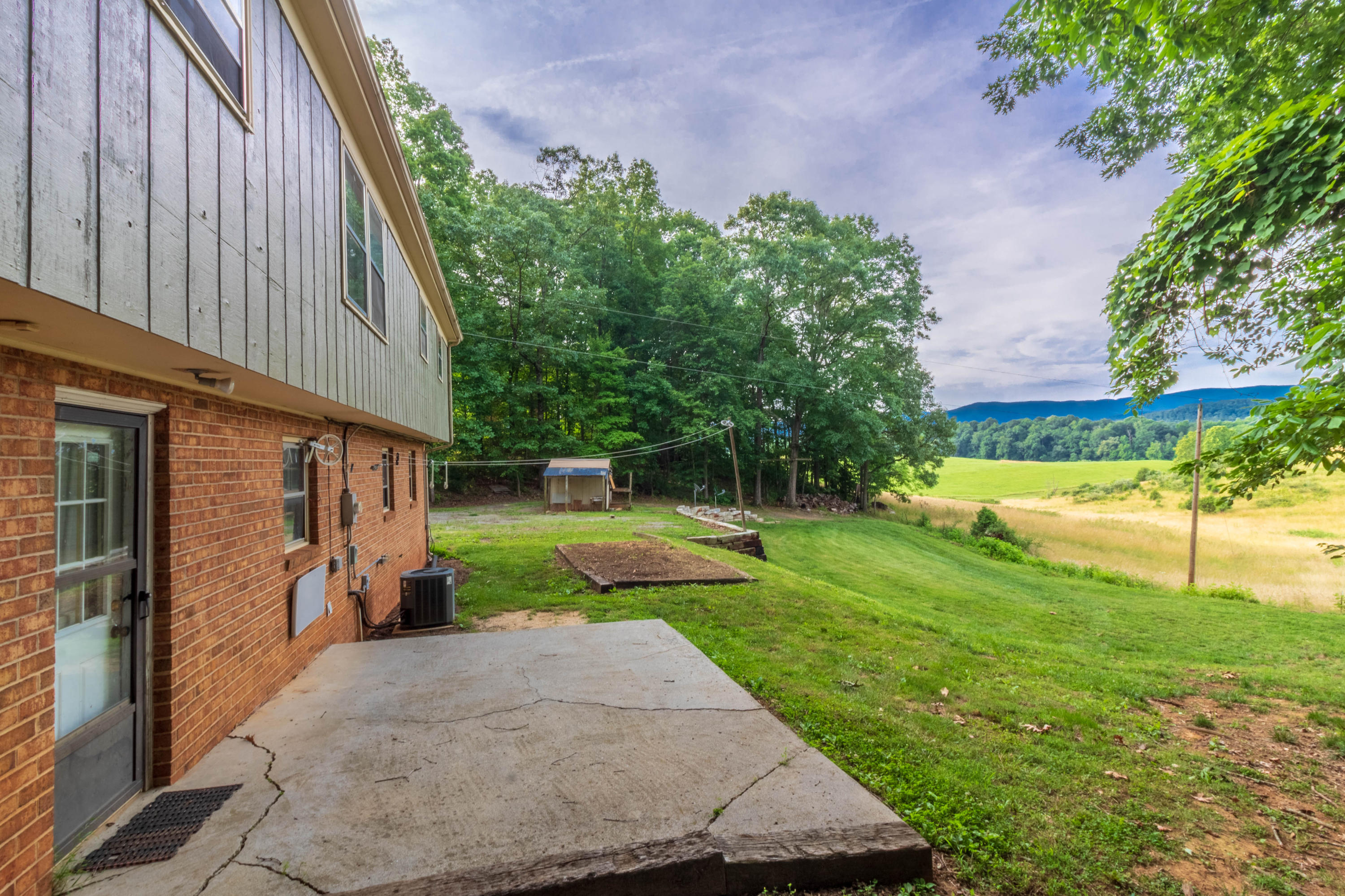 1171 Oak Ridge Road Buchanan, VA 24066 - Photo 20 of 24 IMG_0167-HDR