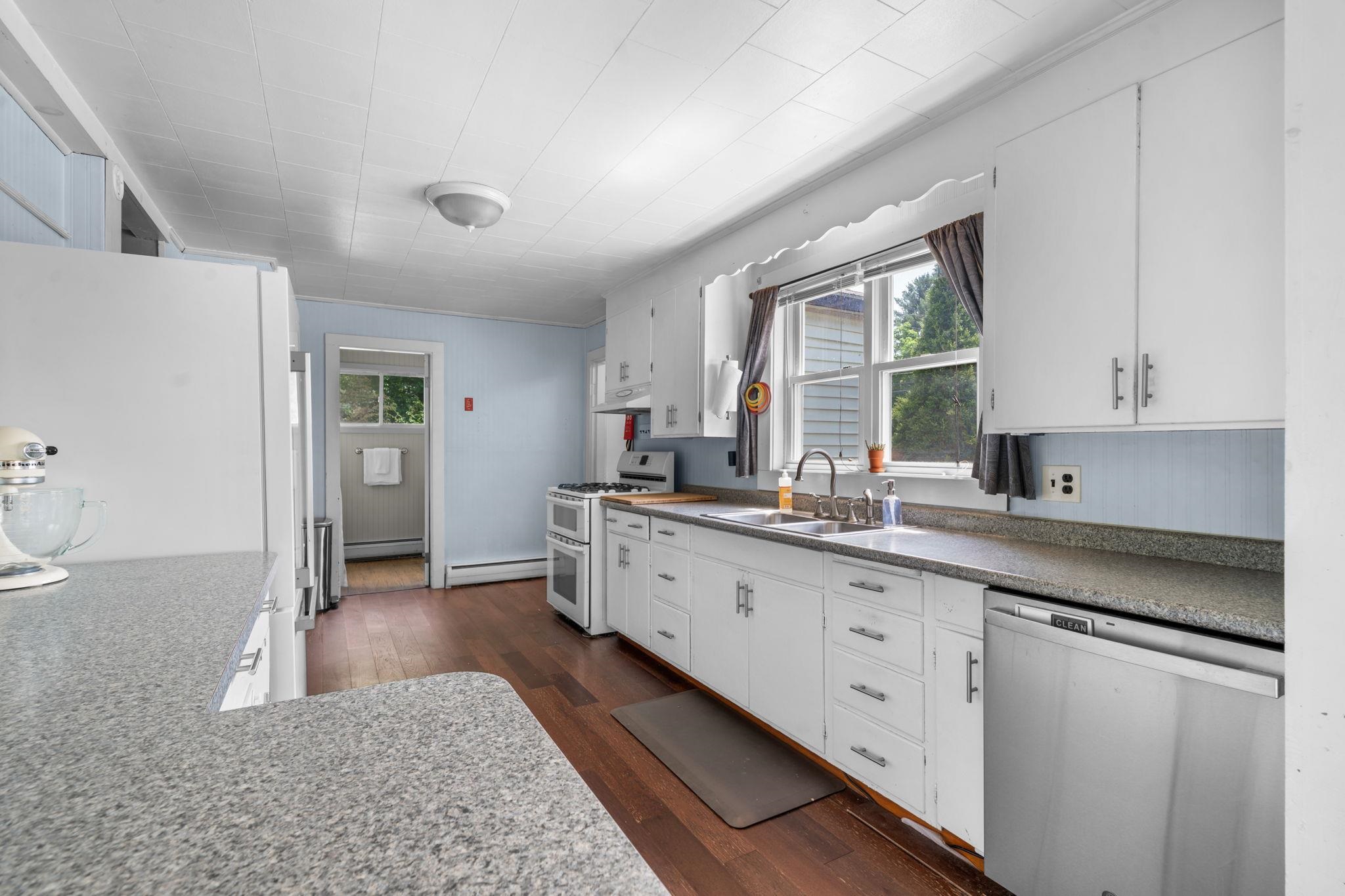 39 Pembroke Road Concord, NH 03301 - Photo 12 of 35