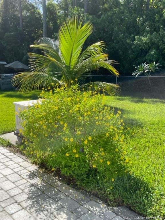 2526 Southwest Olds Place Stuart, FL 34997 - Photo 10 of 11 a view of a garden