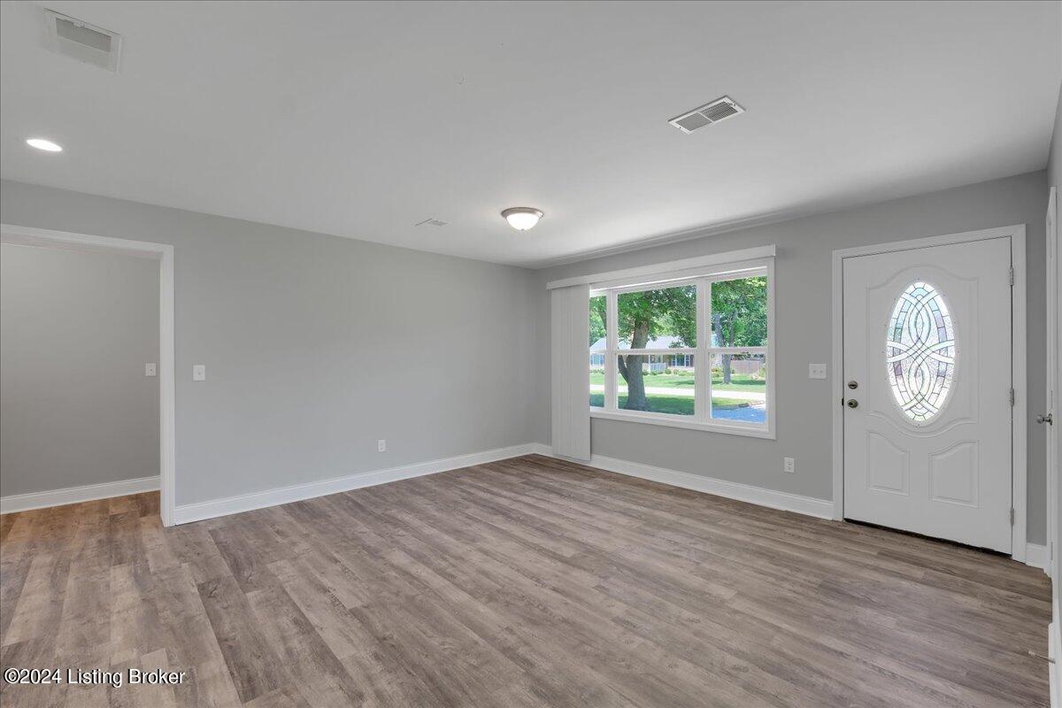 5412 Decker Road Louisville, KY 40258 - Photo 6 of 36 07-5412 Decker Rd-107