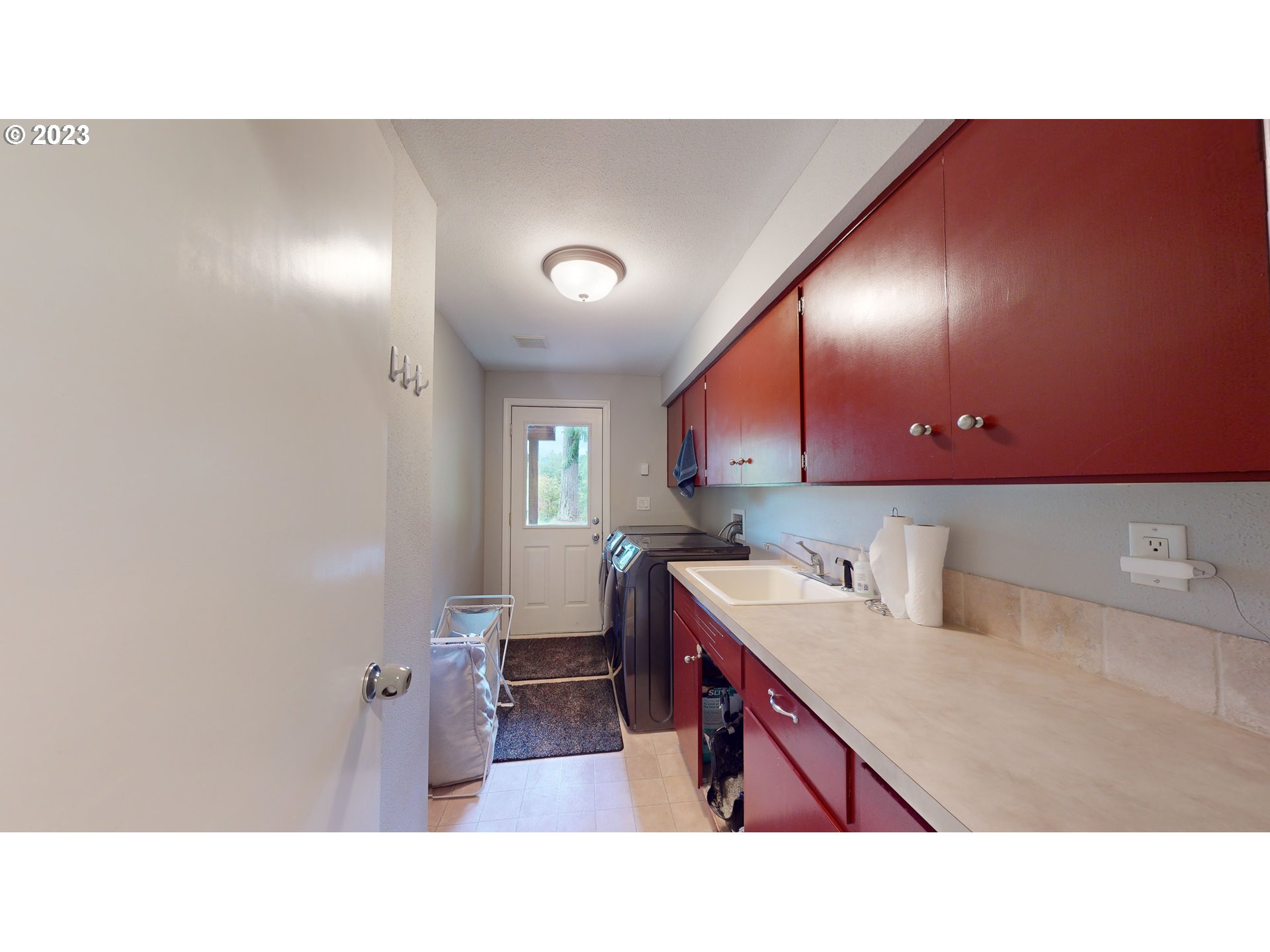 90708 Hill Road Springfield, OR 97478 - Photo 24 of 48 Utility Room