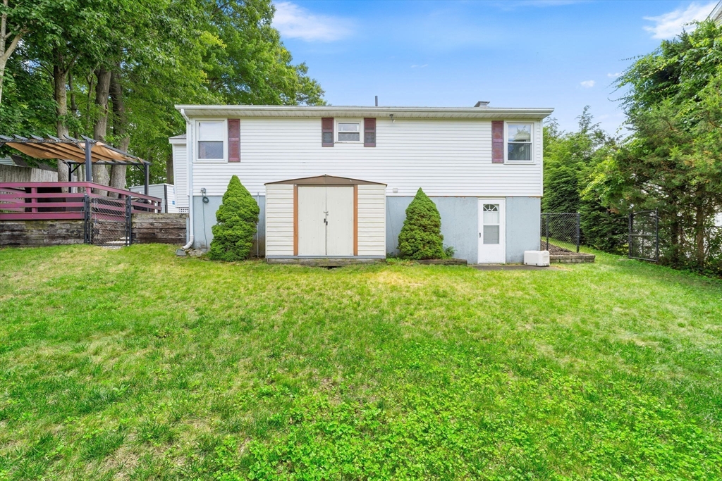 37 Angelo Street Worcester, MA 01604 - Photo 3 of 40