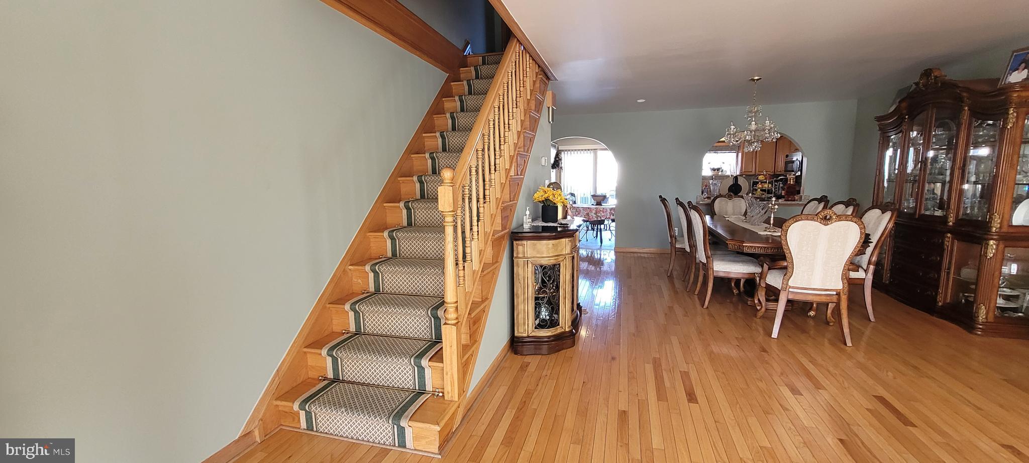 10852 Perrin Road Philadelphia, PA 19154 - Photo 3 of 33