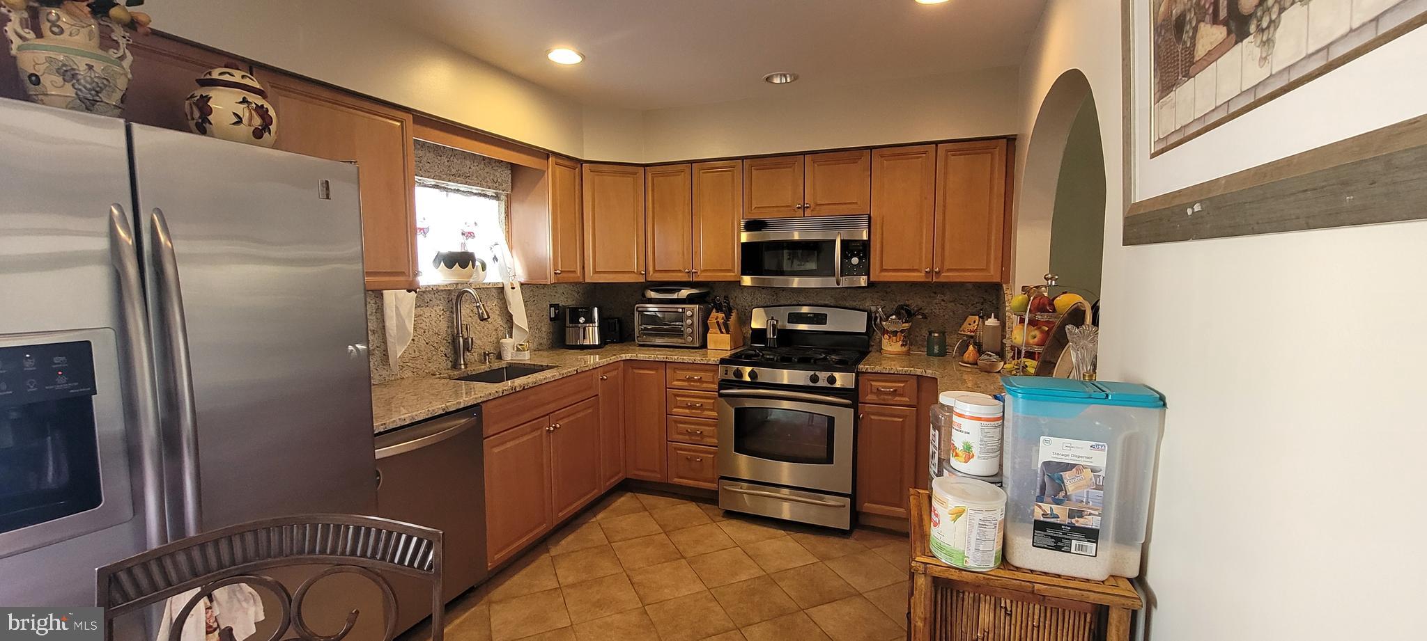 10852 Perrin Road Philadelphia, PA 19154 - Photo 6 of 33
