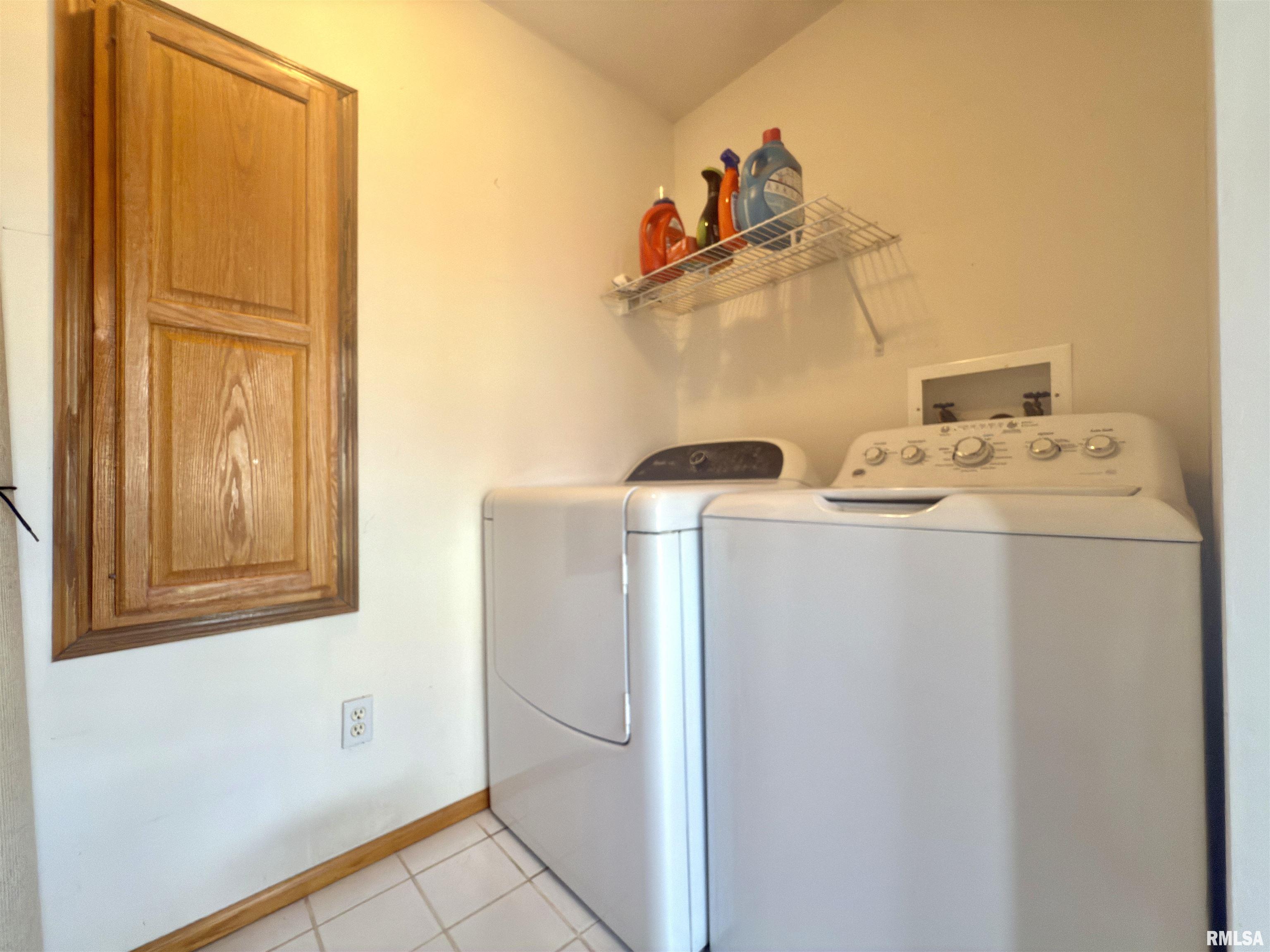 5158 Lovejoy Road Rochester, IL 62563 - Photo 12 of 35