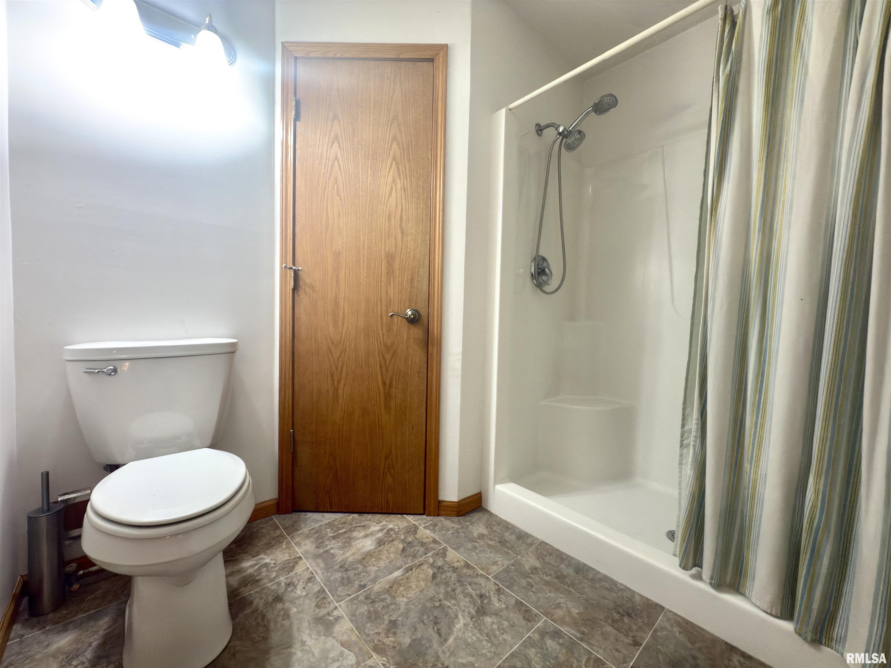 5158 Lovejoy Road Rochester, IL 62563 - Photo 17 of 35