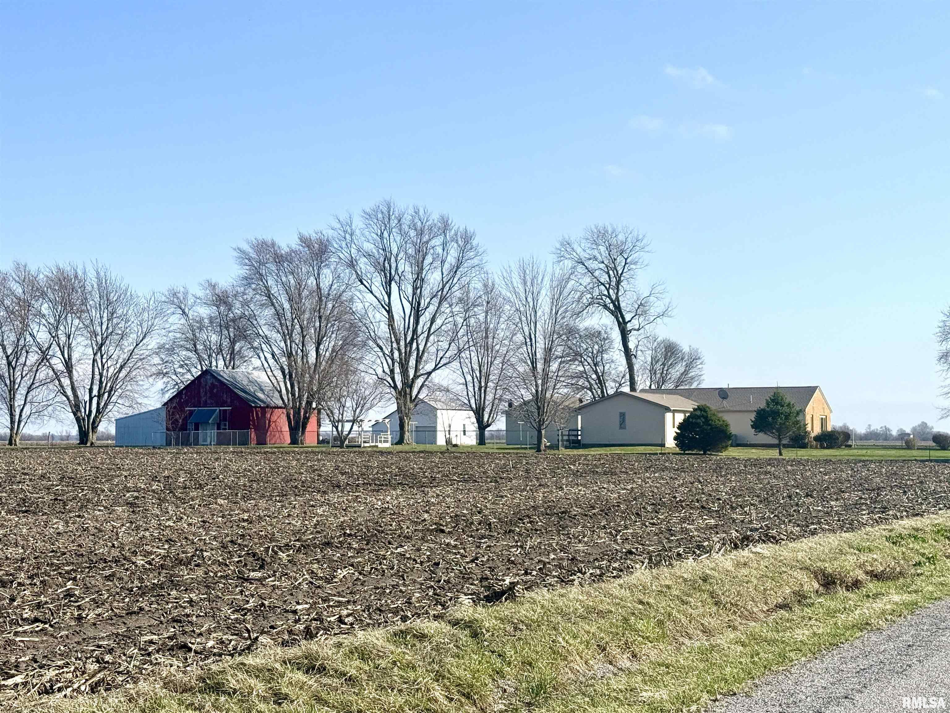 5158 Lovejoy Road Rochester, IL 62563 - Photo 2 of 35