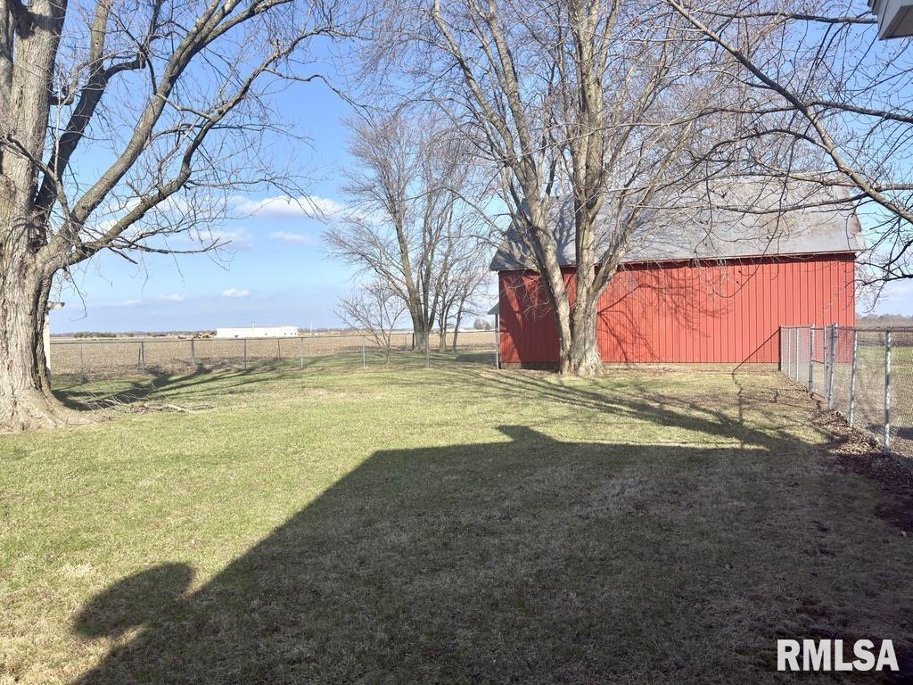 5158 Lovejoy Road Rochester, IL 62563 - Photo 24 of 35