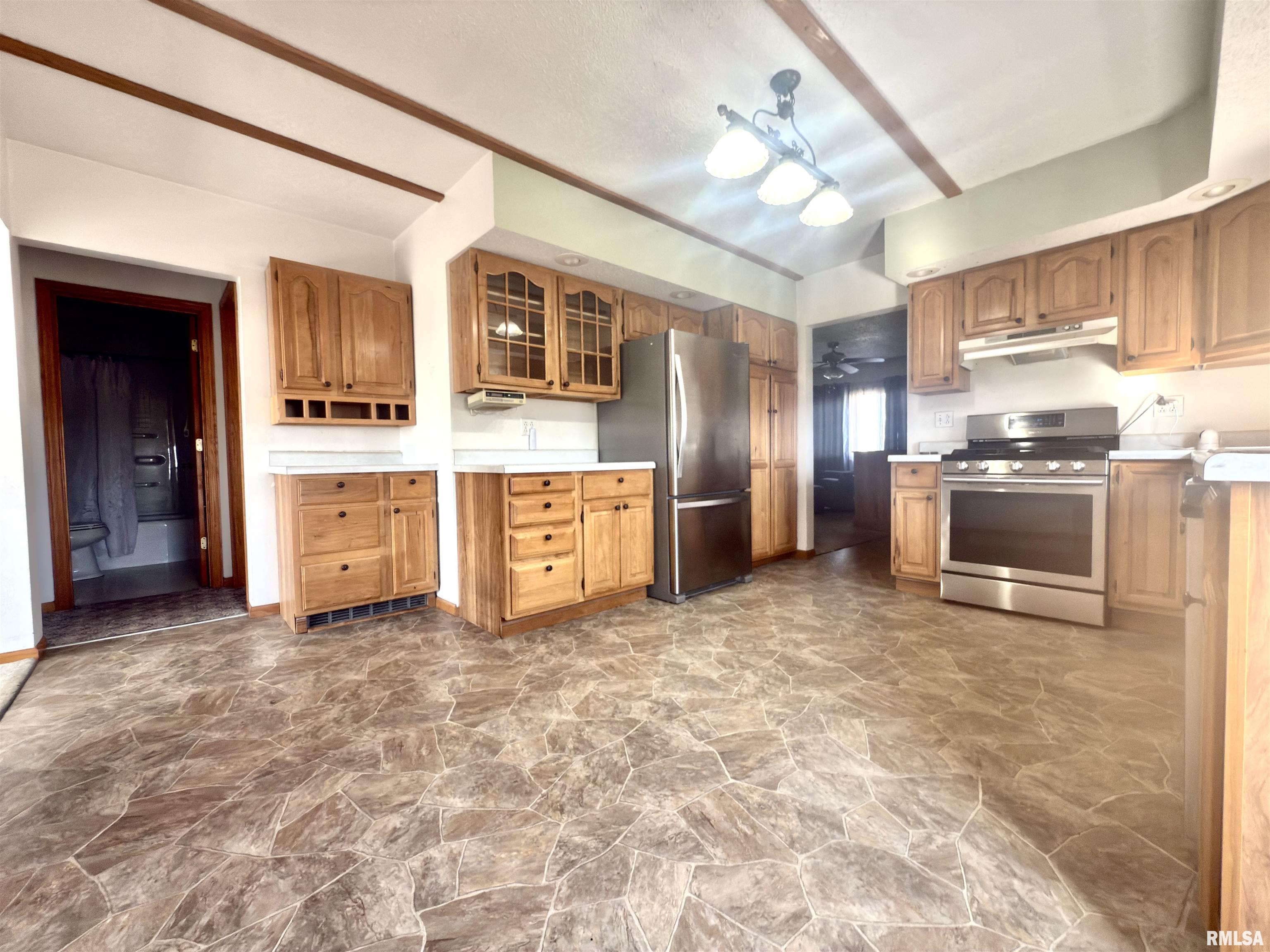 5158 Lovejoy Road Rochester, IL 62563 - Photo 7 of 35