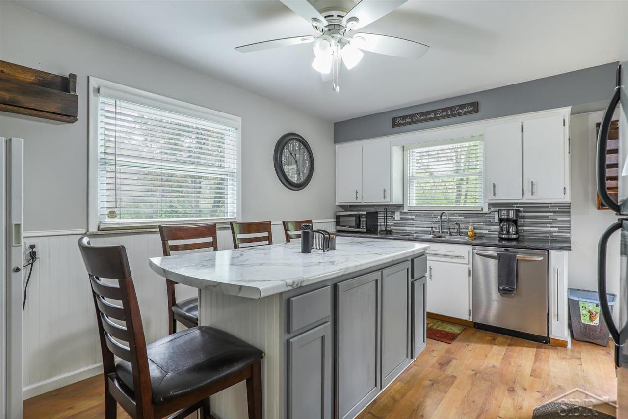 9915 Dice Road Freeland, MI 48623 - Photo 9 of 33 50041695-8.JPG
