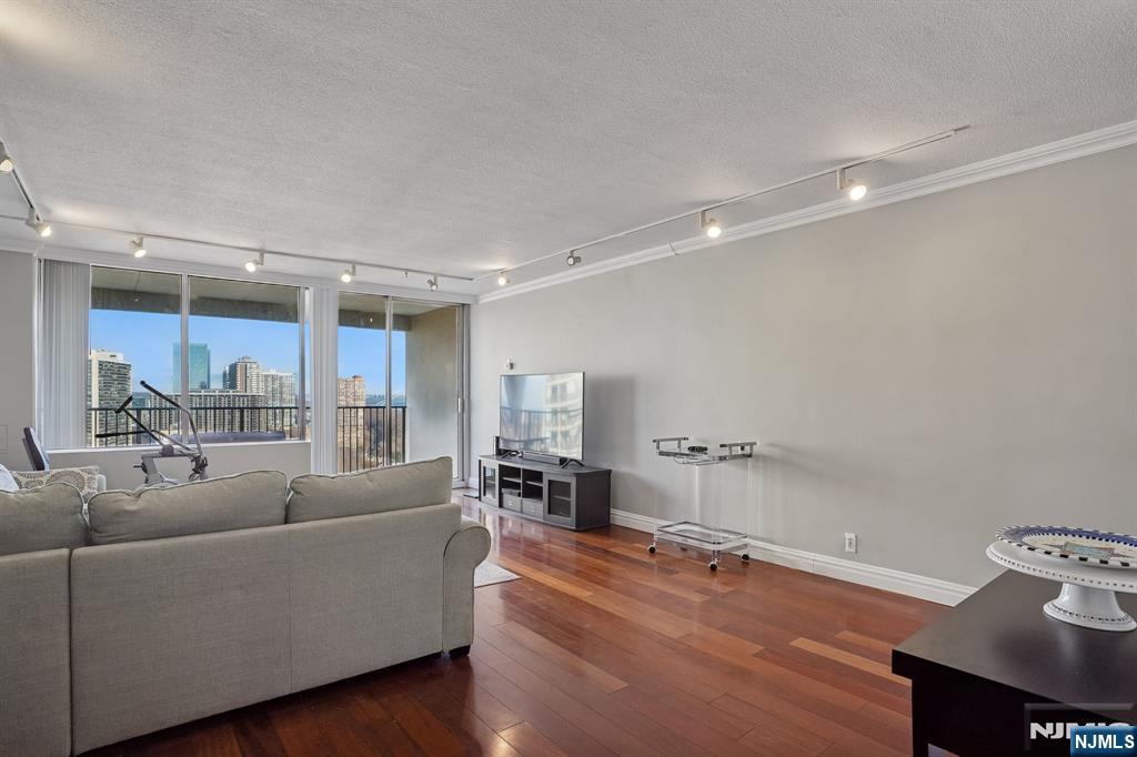 5 Horizon Road, Unit 2304 Fort Lee, NJ 07024 - Photo 7 of 36