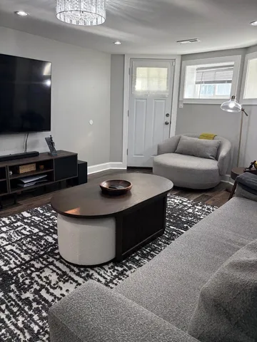 $2,800 | 6541 South Ingleside Avenue, Unit G, Chicago, IL 60637