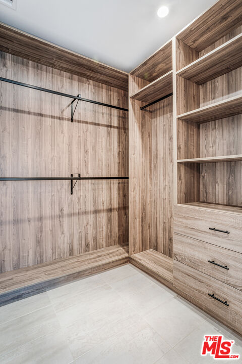 1573 Hi Point Street Los Angeles, CA 90035 - Photo 25 of 56