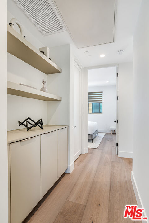 1573 Hi Point Street Los Angeles, CA 90035 - Photo 26 of 56