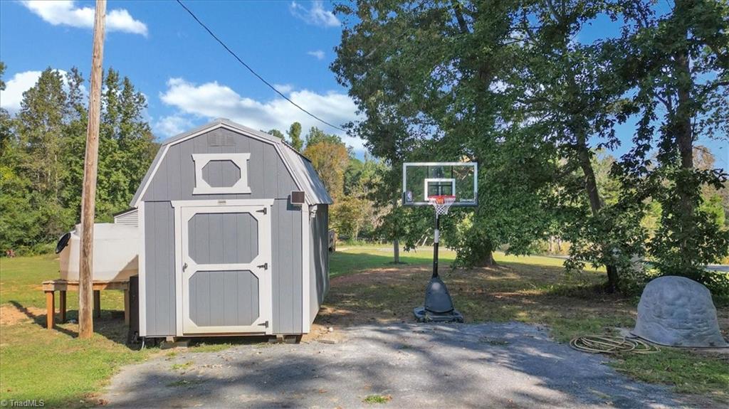 6676 Clyde King Road Seagrove, NC 27341 - Photo 39 of 43