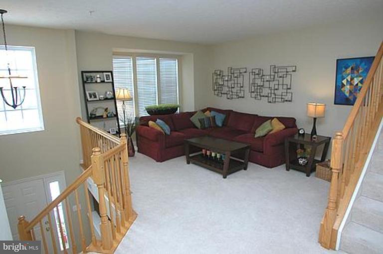 5031 Leasdale Road Rosedale, MD 21237 - Photo 6 of 17 Living Room