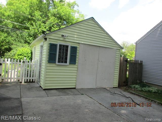 26026 Student Redford, MI 48239 - Photo 14 of 15