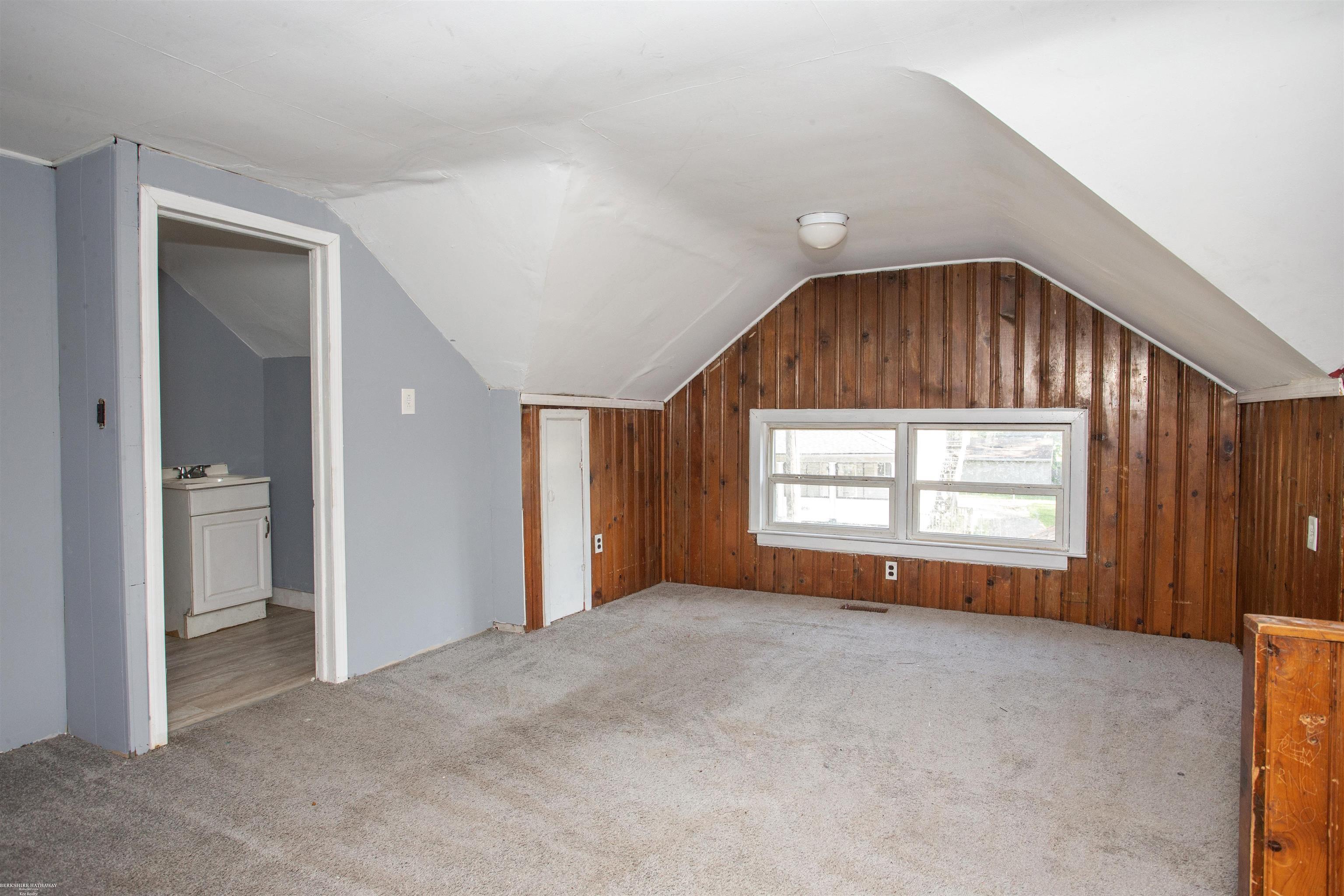 8086 Jackson Warren, MI 48089 - Photo 11 of 26 50111205-10.JPG
