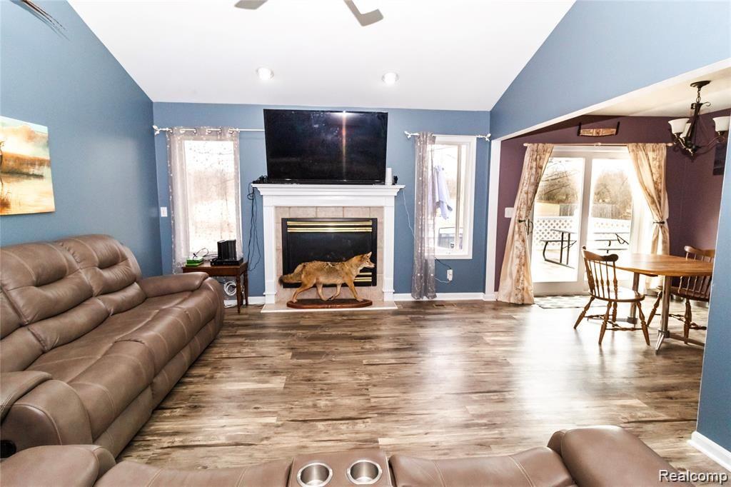 3824 Jefferson Road North Branch, MI 48461 - Photo 8 of 47 Living Room (3).jpg