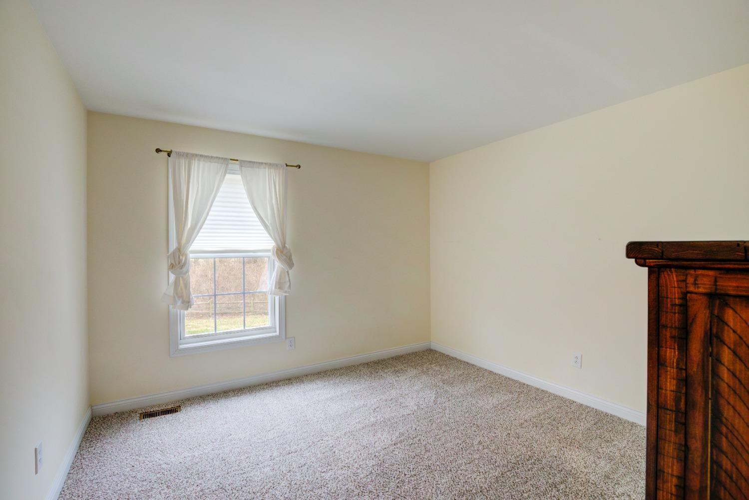 5039 Midfield Road Cincinnati, OH 45244 - Photo 22 of 37 Gallery Image 22