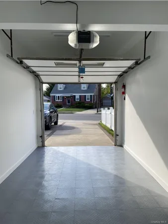 $4,700 | 2 Tottenham Place, Unit 1, New Hyde Park, NY 11040