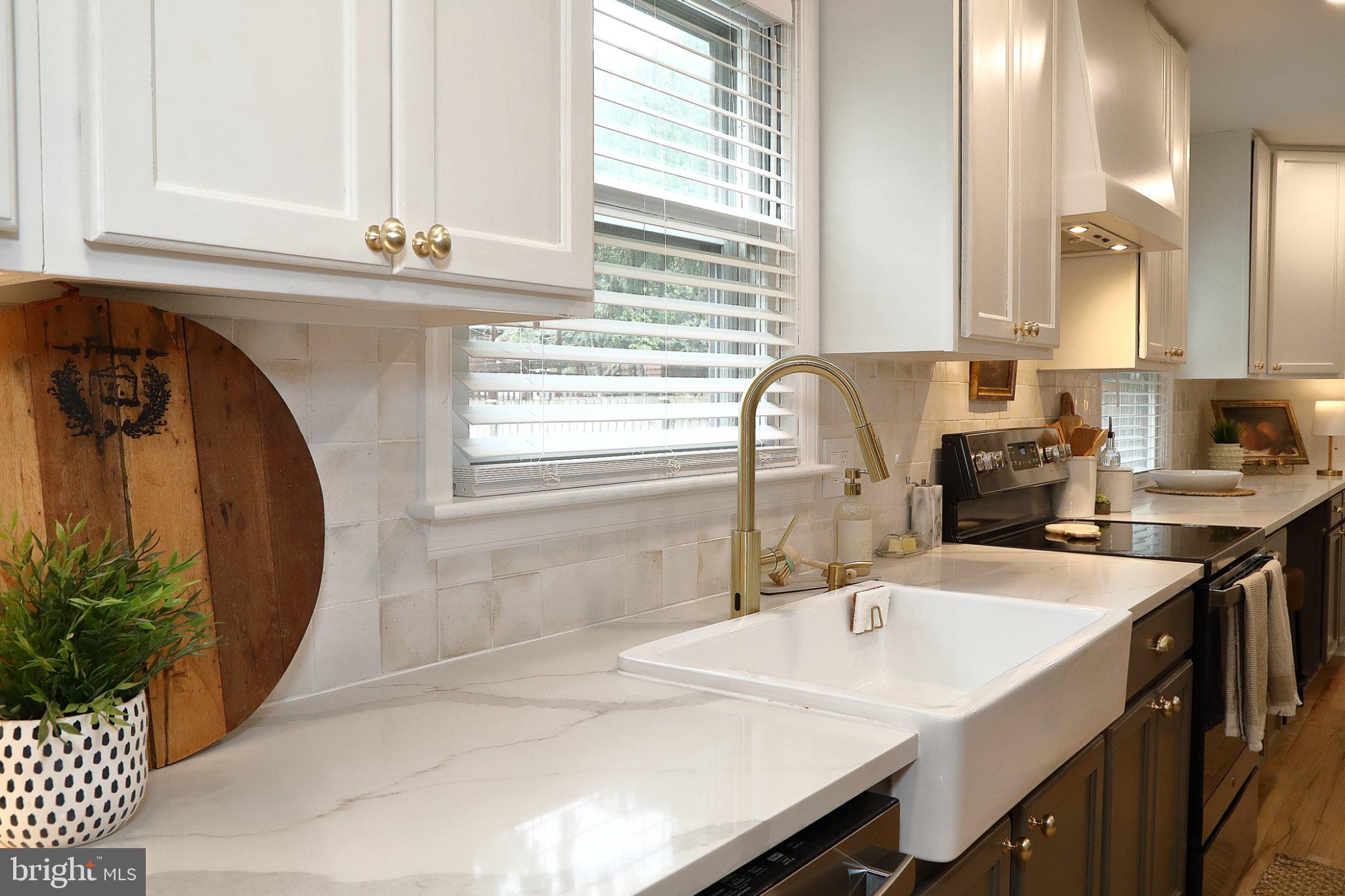 445 Haverhill Road Lancaster, PA 17601 - Photo 35 of 47 Modern kitchen with elegant finishes.