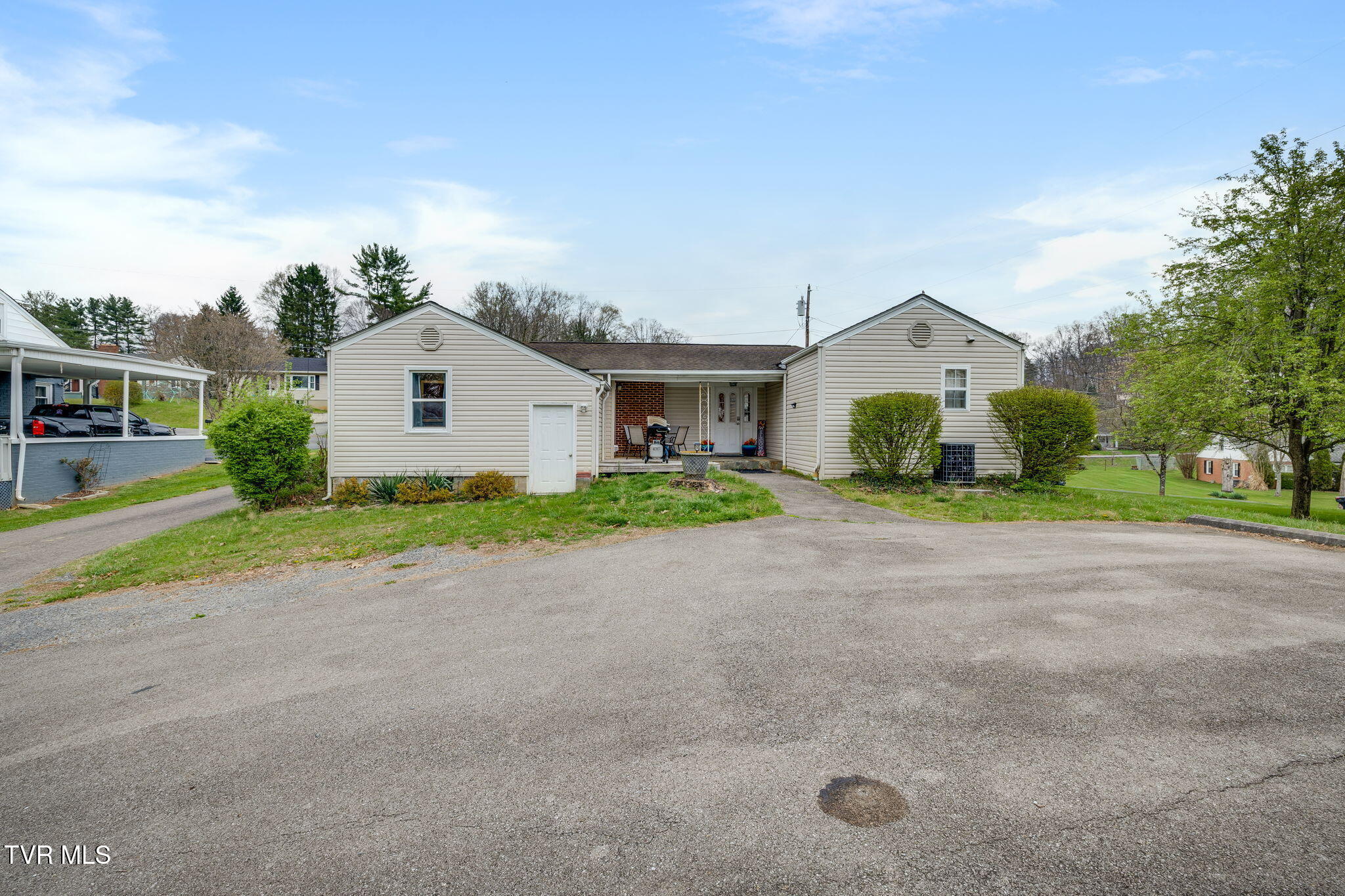 1326 Valley Drive Bristol, TN 37620 - Photo 28 of 45 valley28