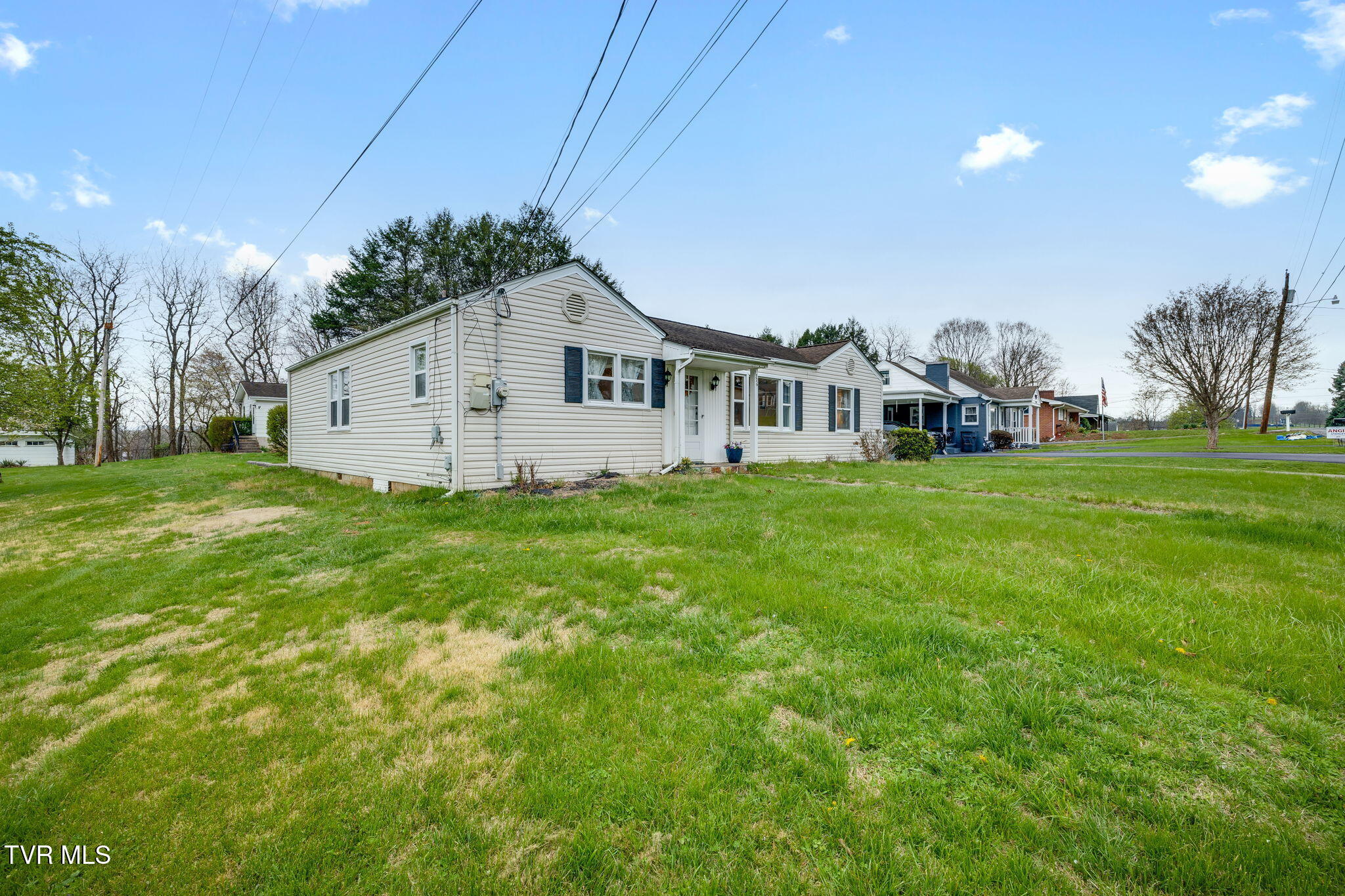 1326 Valley Drive Bristol, TN 37620 - Photo 3 of 45 valley3
