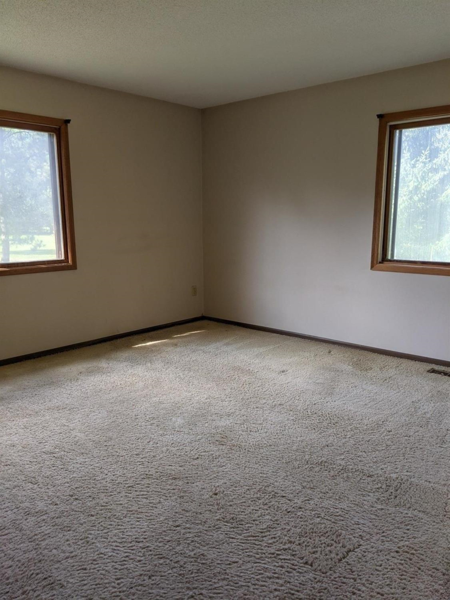 21402 Waterloo Road Chelsea, MI 48118 - Photo 8 of 23 Master Bedroom
