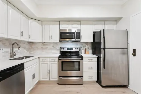 $389,000 | 1750 St Charles Avenue, Unit 312, New Orleans, LA 70130