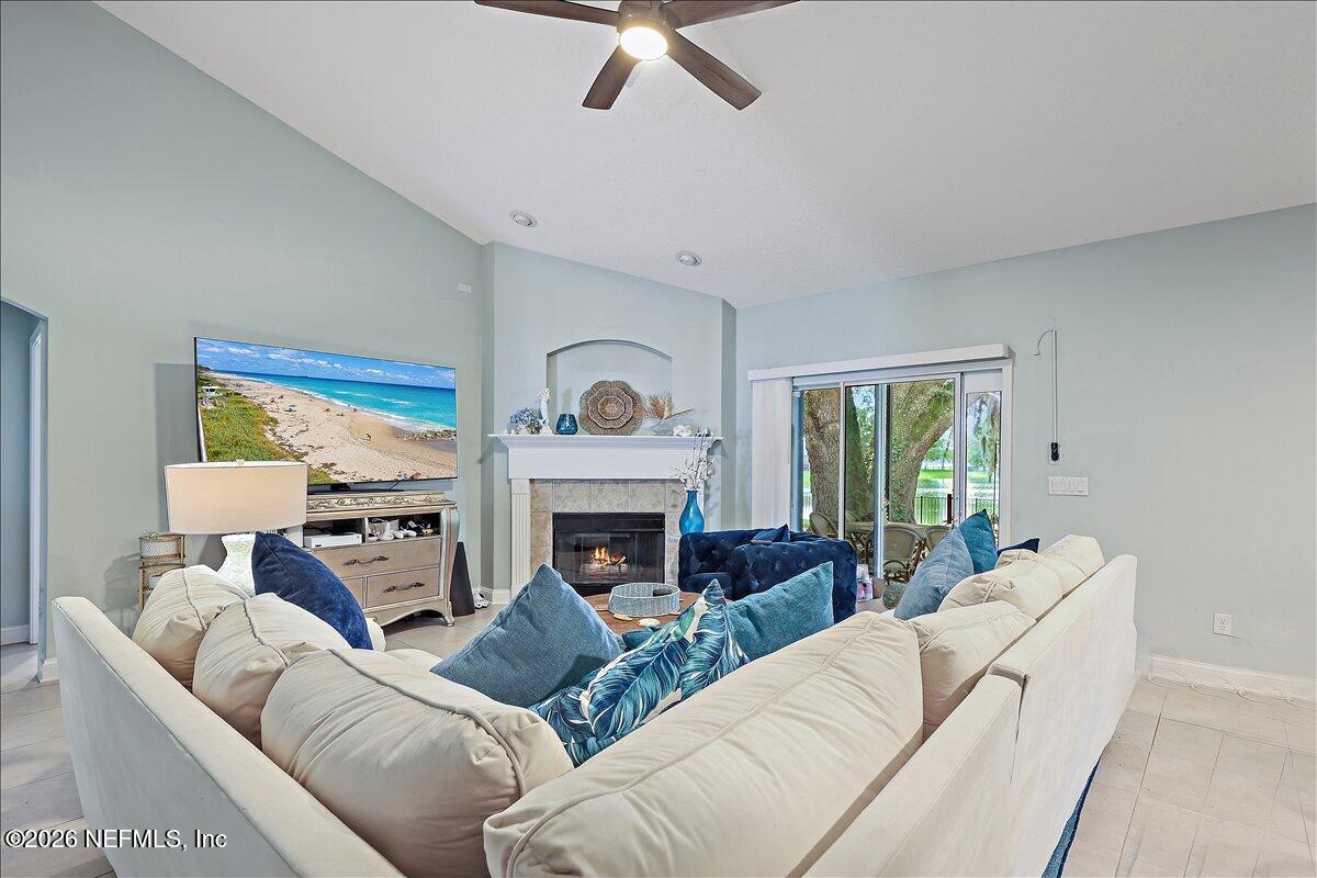 02-Family Room