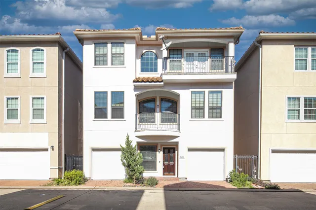 $2,600 | 7130 Laguna Villas, Houston, TX 77036