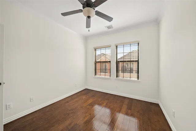 $2,600 | 7130 Laguna Villas, Houston, TX 77036