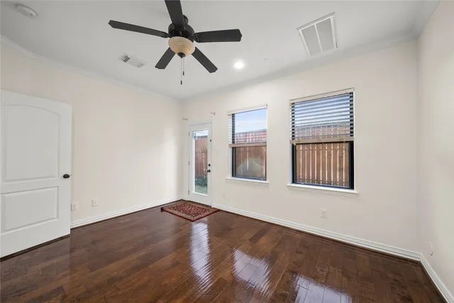 $2,600 | 7130 Laguna Villas, Houston, TX 77036