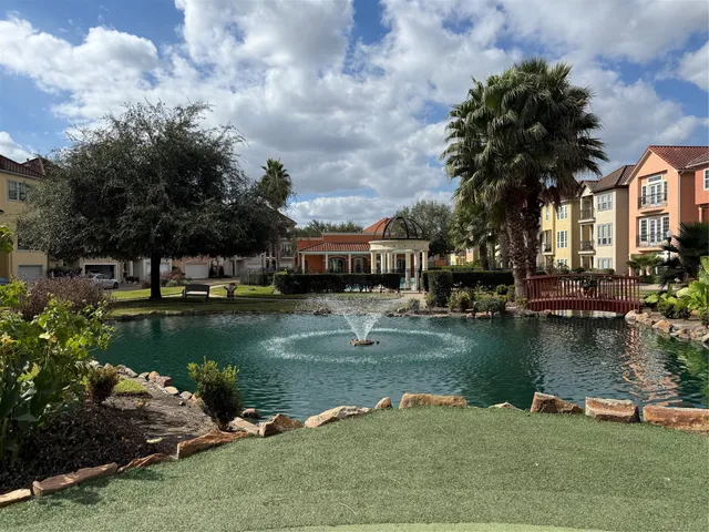 $2,600 | 7130 Laguna Villas, Houston, TX 77036