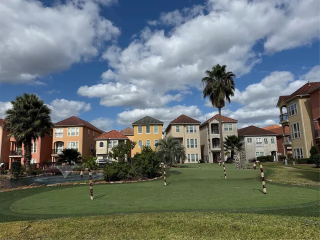 $2,600 | 7130 Laguna Villas, Houston, TX 77036