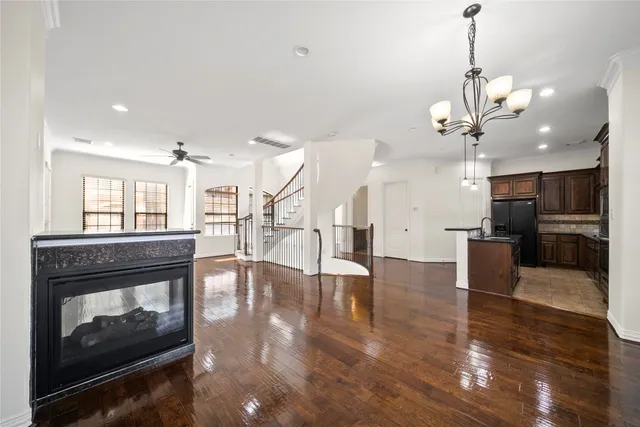 $2,600 | 7130 Laguna Villas, Houston, TX 77036