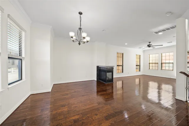 $2,600 | 7130 Laguna Villas, Houston, TX 77036