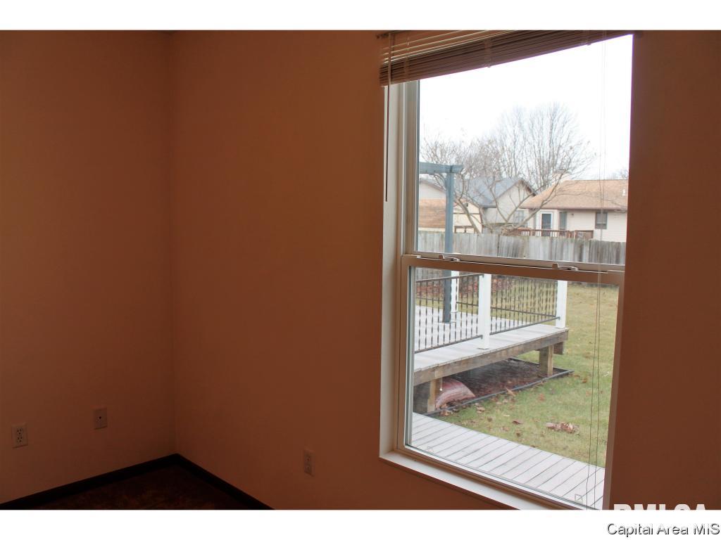 2921 Dunwich Street Springfield, IL 62702 - Photo 11 of 35