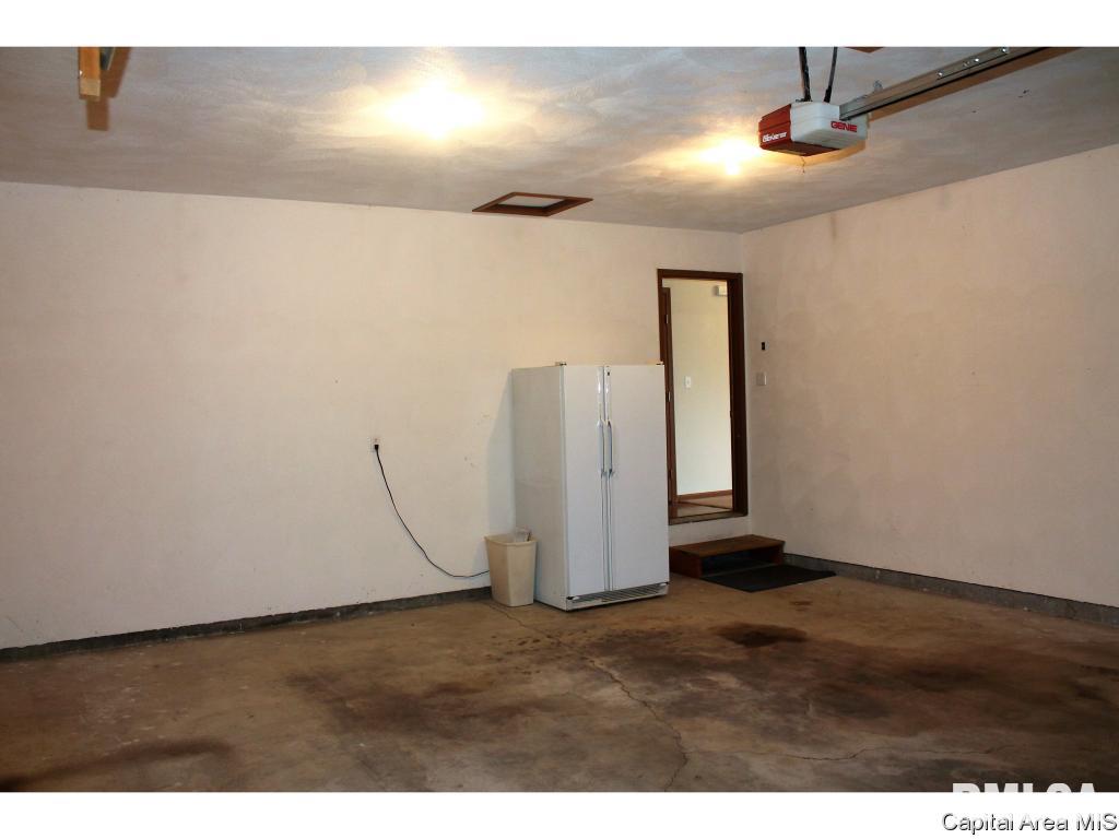 2921 Dunwich Street Springfield, IL 62702 - Photo 14 of 35