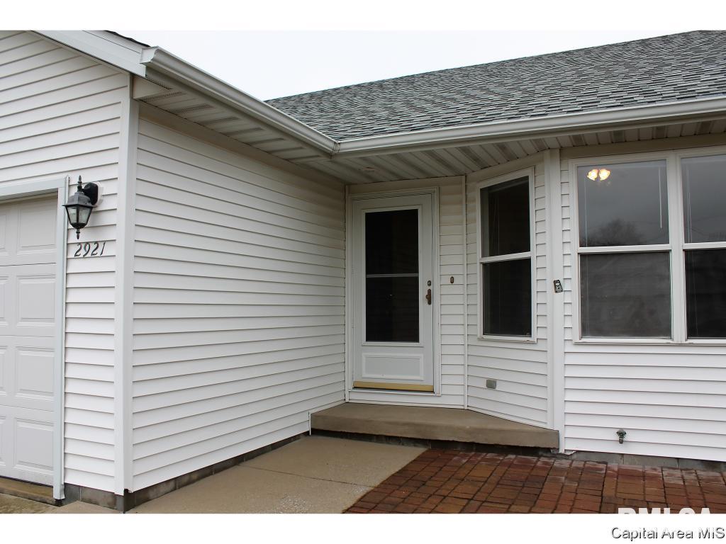 2921 Dunwich Street Springfield, IL 62702 - Photo 2 of 35