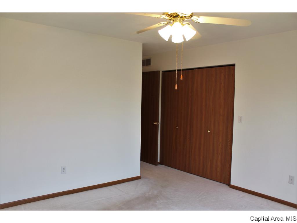 2921 Dunwich Street Springfield, IL 62702 - Photo 25 of 35