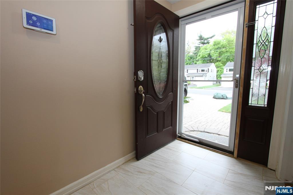 7 Stuart Street Waldwick, NJ 07463 - Photo 4 of 49