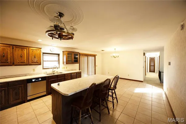 $464,900 | 34 Missouri Lane, Perryville, MO 63775