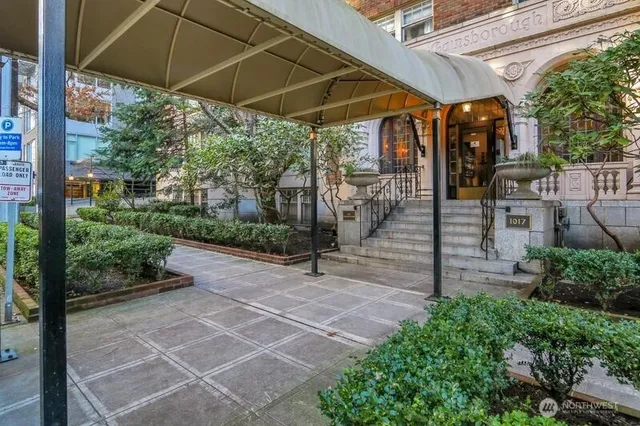 $675,000 | 1017 Minor Avenue, Unit 1303, Seattle, WA 98104