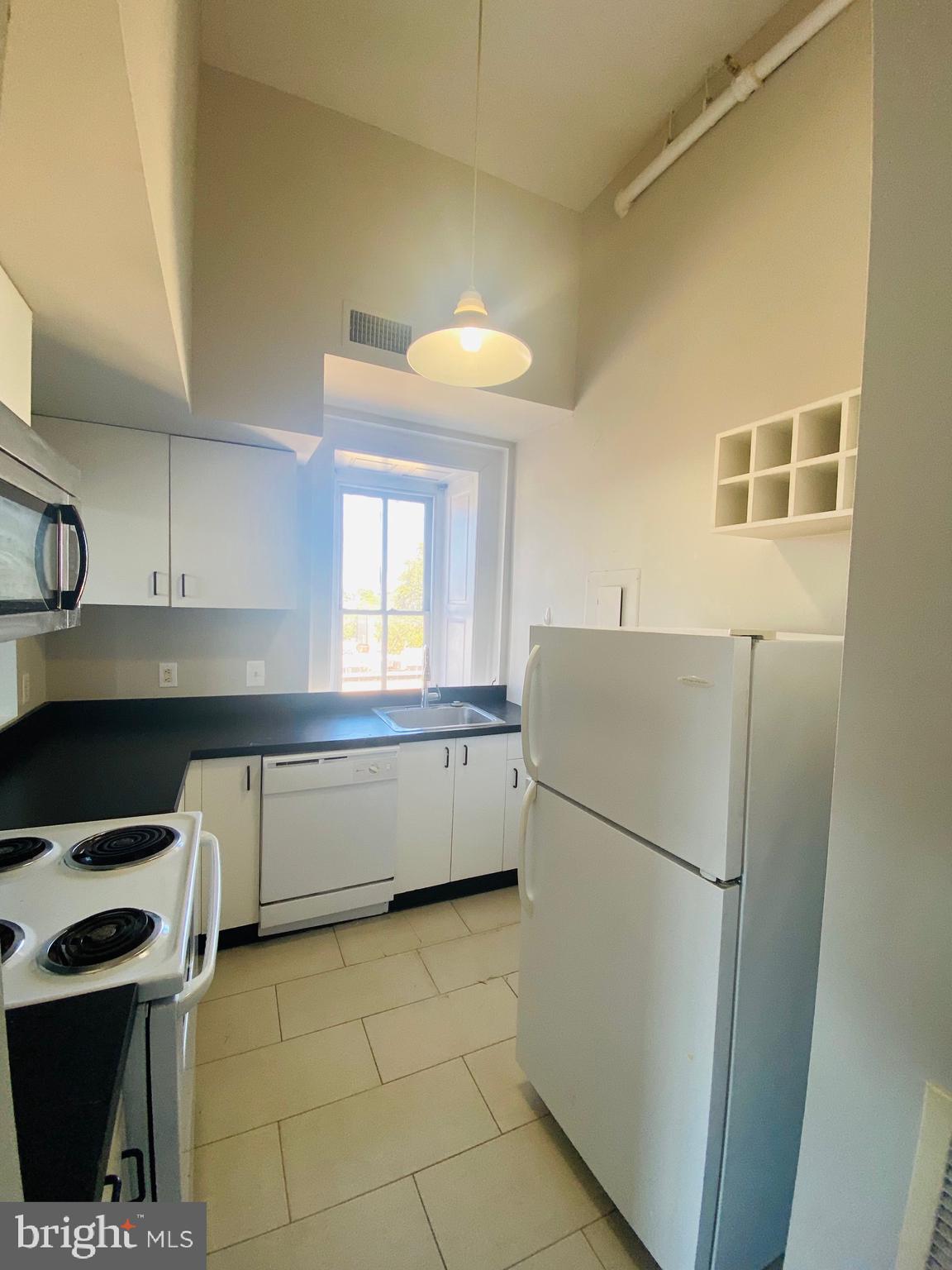 4313 Main Street, Unit 4D Philadelphia, PA 19127 - Photo 1 of 9