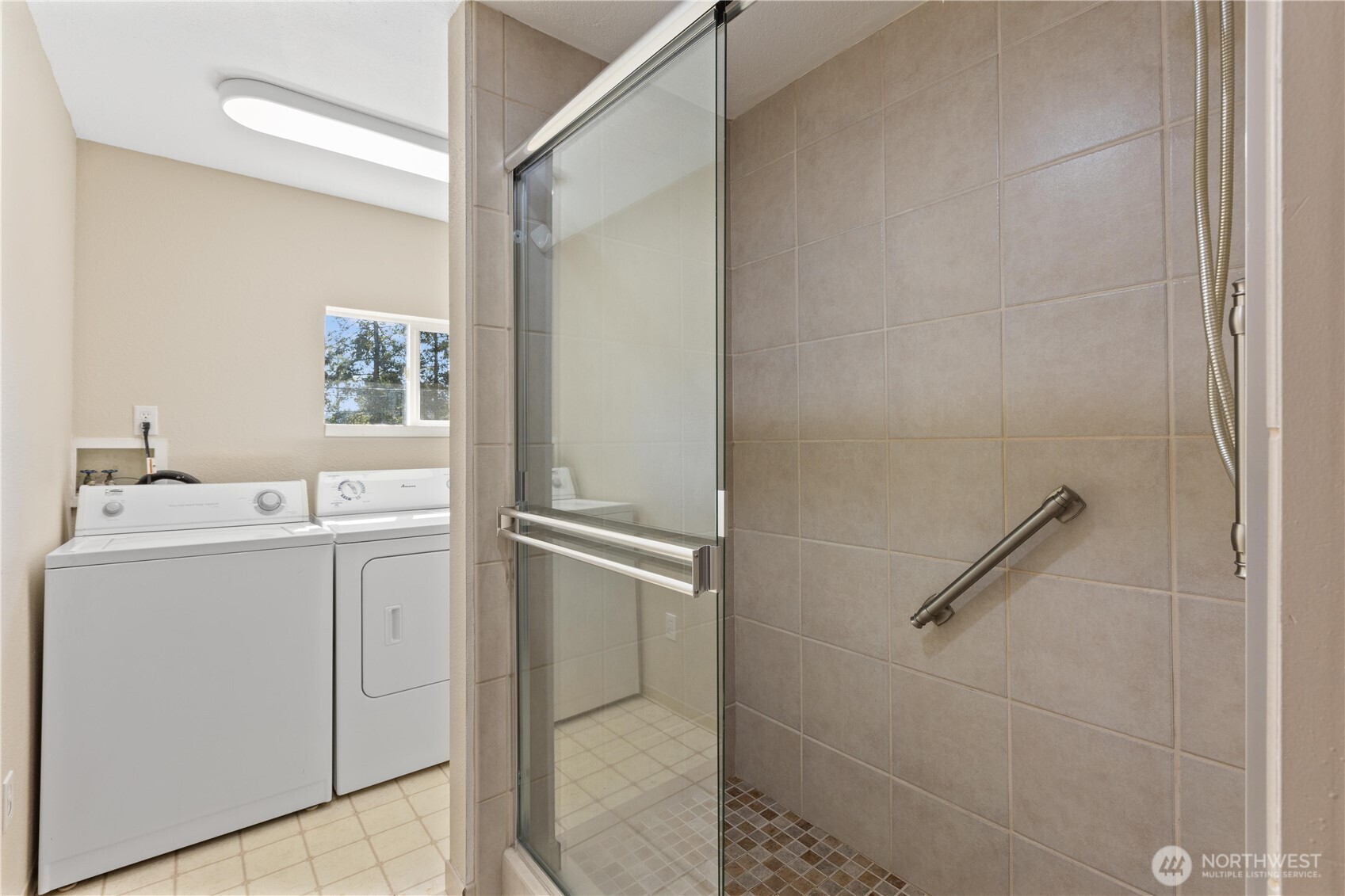 7700 196th Street Southwest, Unit C Edmonds, WA 98036 - Photo 17 of 26 a utility room with dryer and washer