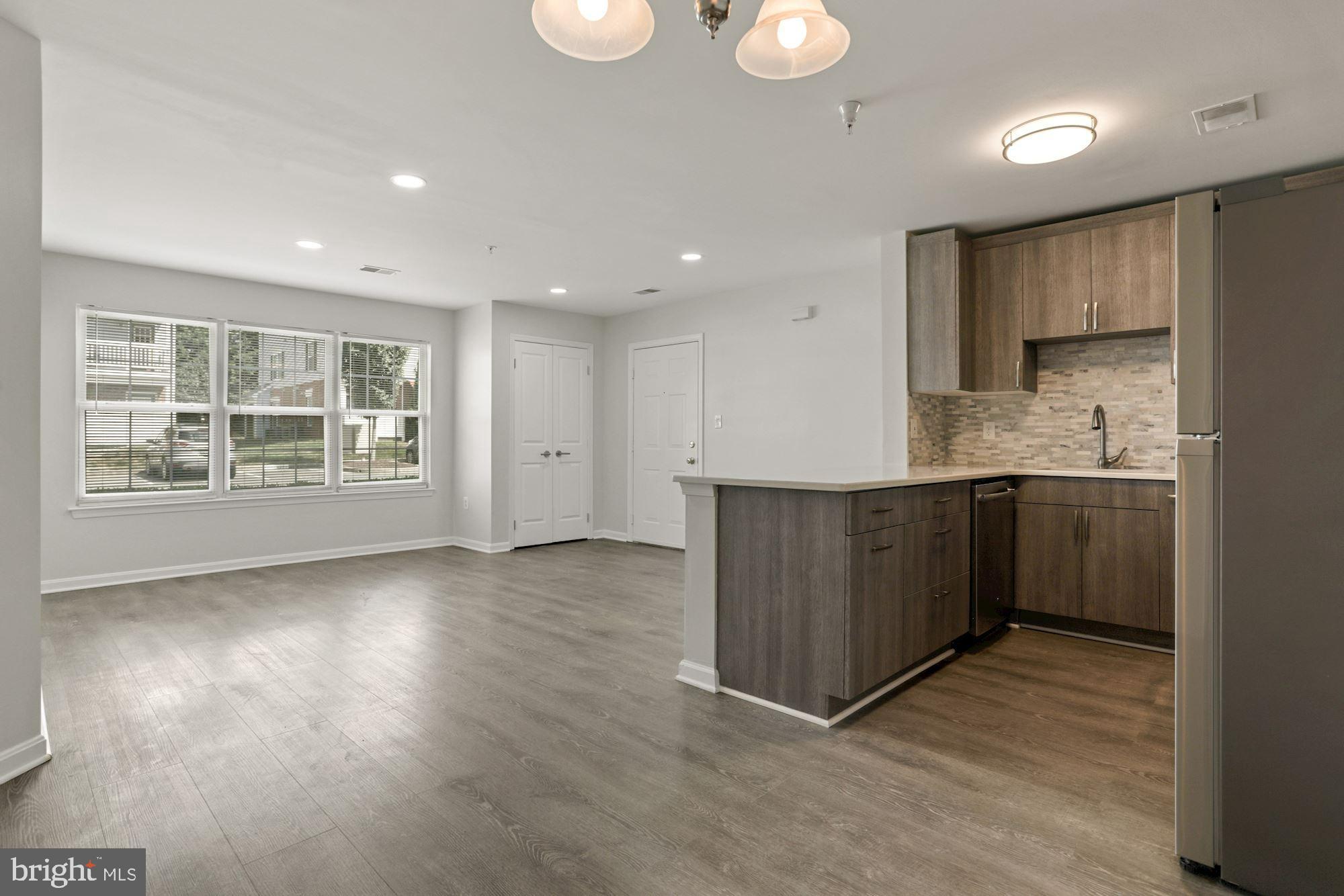 645 Constellation Square Southeast, Unit B Leesburg, VA 20175 - Photo 6 of 31