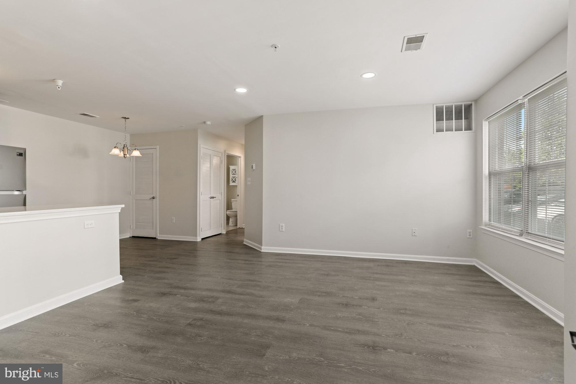 645 Constellation Square Southeast, Unit B Leesburg, VA 20175 - Photo 10 of 31 Bright & Light