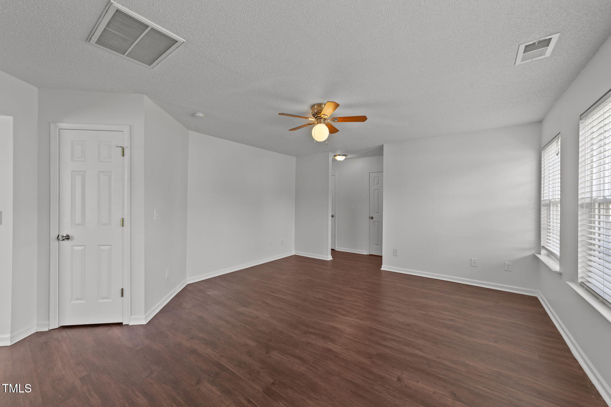 20-web-or-mls-VB4A6116